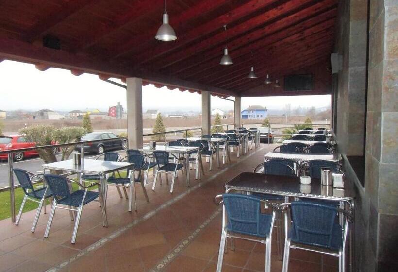 בית מלון כפרי Area De Servicio Villamartín