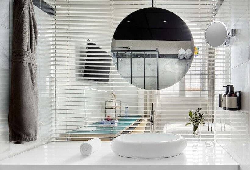 Avani Alonso Martinez Madrid Hotel Previously Nh Alonso Martinez