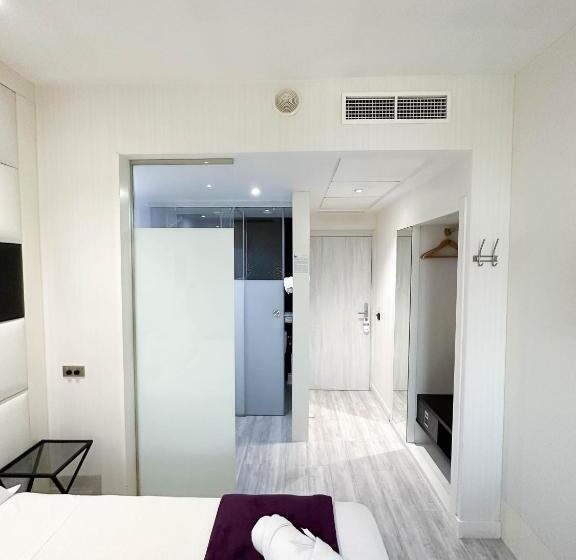 בית מלון כפרי Es Urbanos N Avenida De España