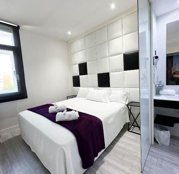 בית מלון כפרי Es Urbanos N Avenida De España