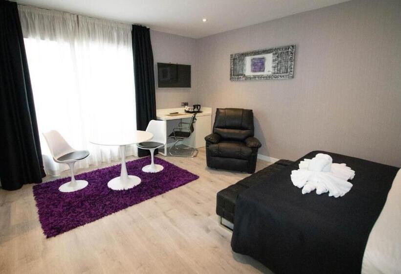 בית מלון כפרי Es Urbanos N Avenida De España