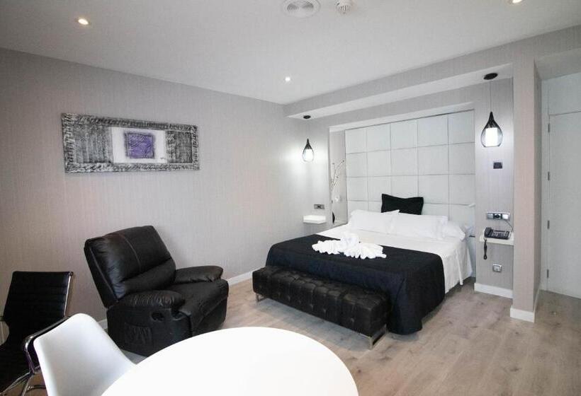 בית מלון כפרי Es Urbanos N Avenida De España