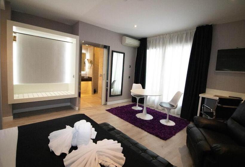 בית מלון כפרי Es Urbanos N Avenida De España