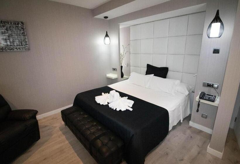 בית מלון כפרי Es Urbanos N Avenida De España