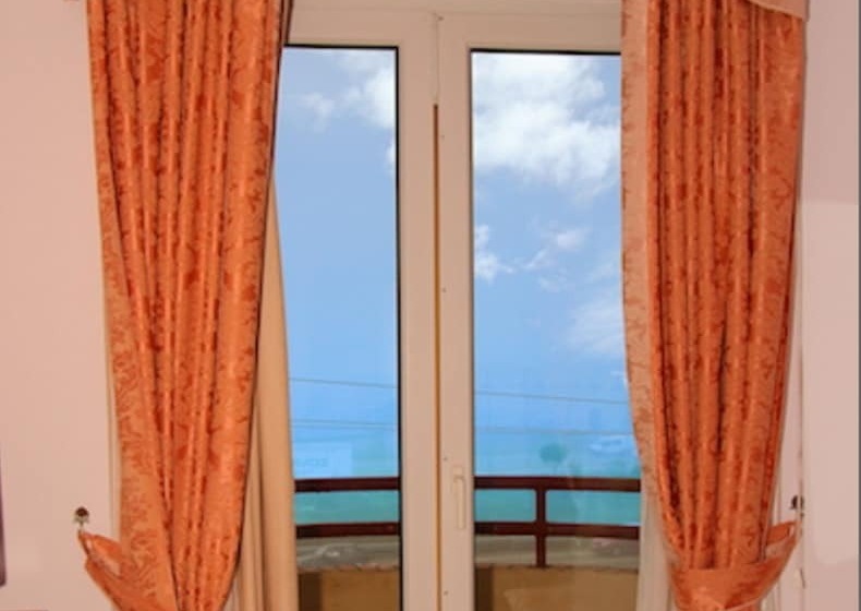 ホテル Avenida Iii