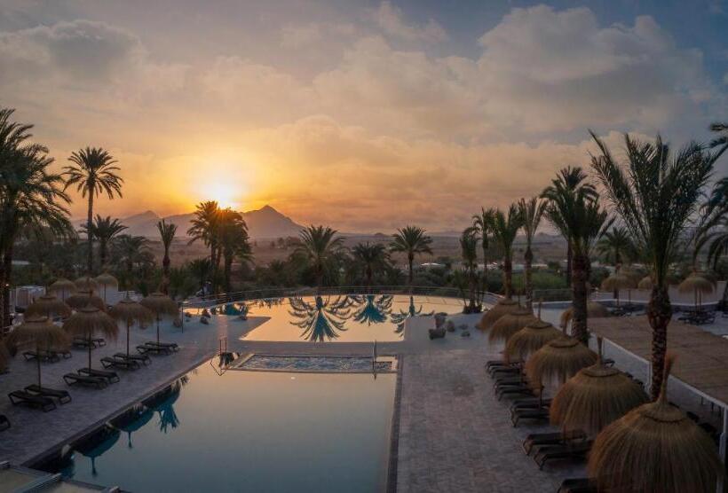 Отель Balneario De Leana