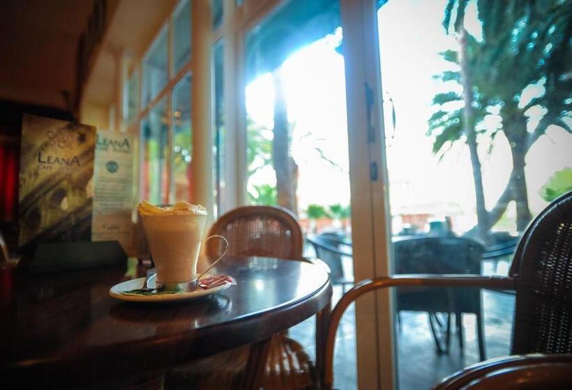 Отель Balneario De Leana