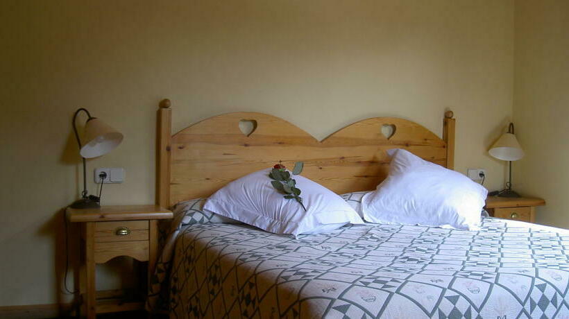 Отель Banhs De Tredos