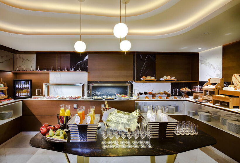 Отель Barcelo Emperatriz