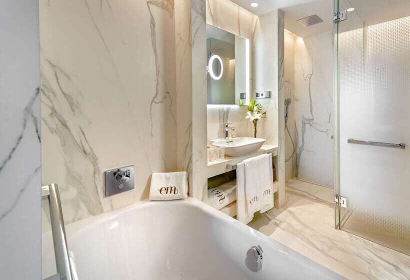 Отель Barcelo Emperatriz