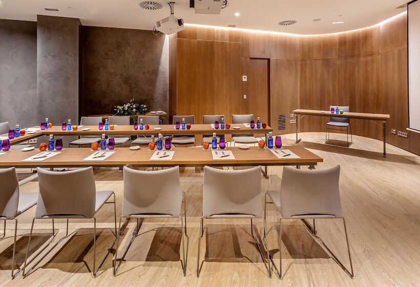 Отель Barcelo Emperatriz