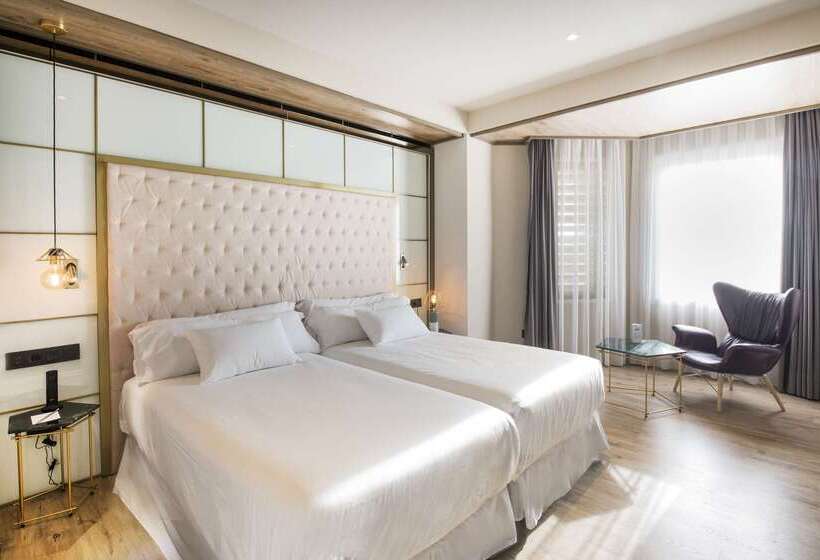 هتل Barcelo Ourense