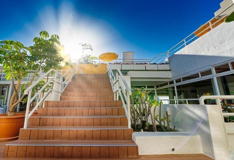 בית מלון כפרי Bull Astoria