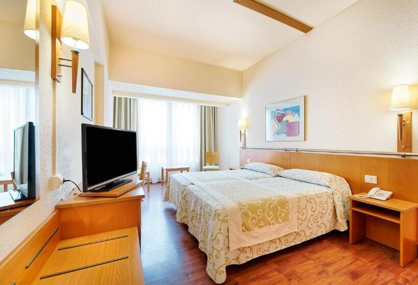 בית מלון כפרי Bull Astoria