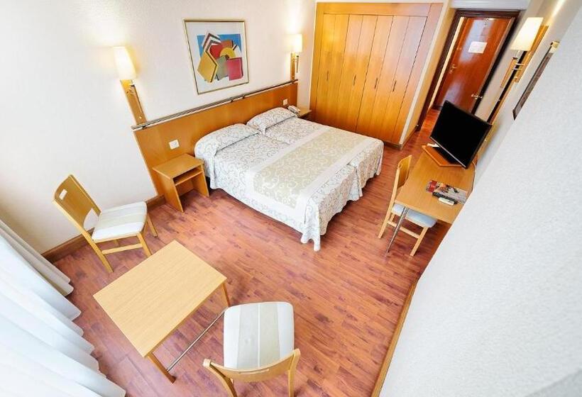 בית מלון כפרי Bull Astoria