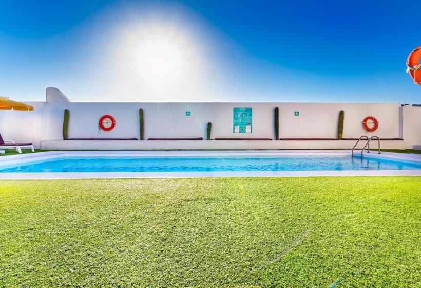 בית מלון כפרי Bull Astoria