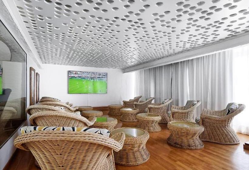 בית מלון כפרי Bull Astoria