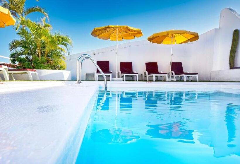 בית מלון כפרי Bull Astoria