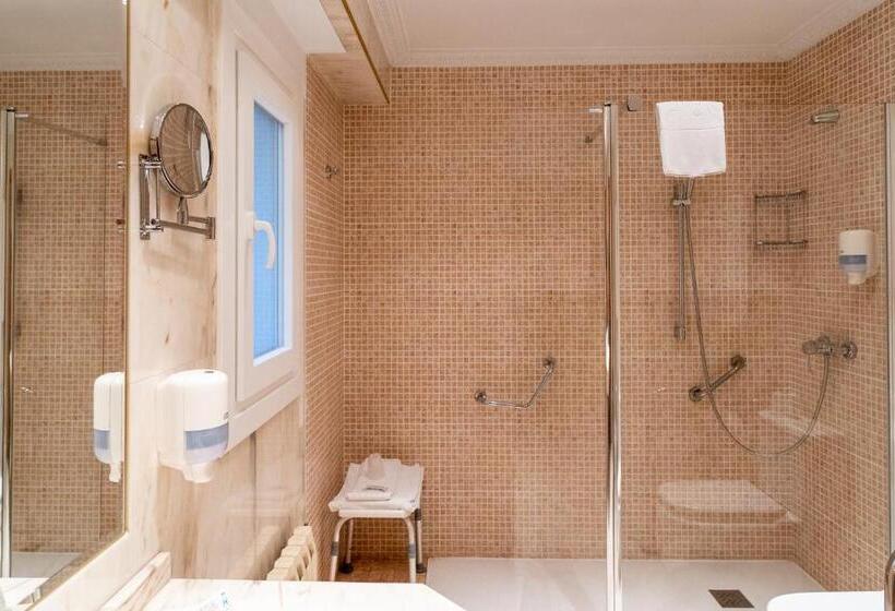 هتل Castilla Vieja