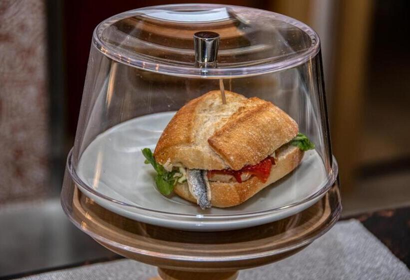 هتل Castilla Vieja