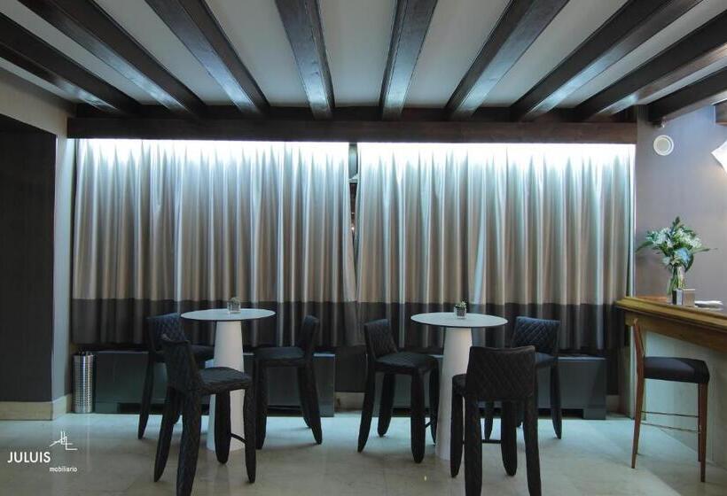 هتل Castilla Vieja