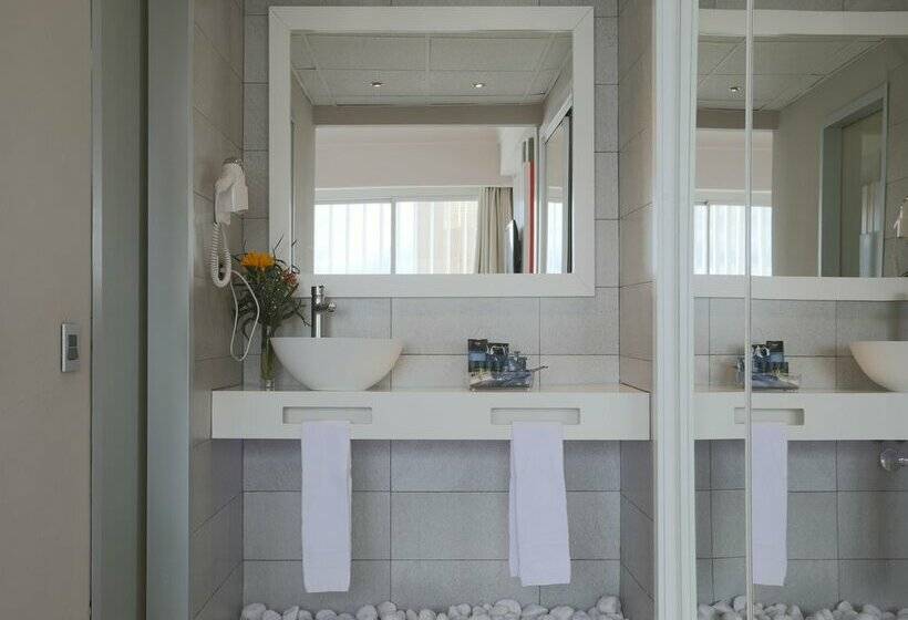 هتل Chamartín The One