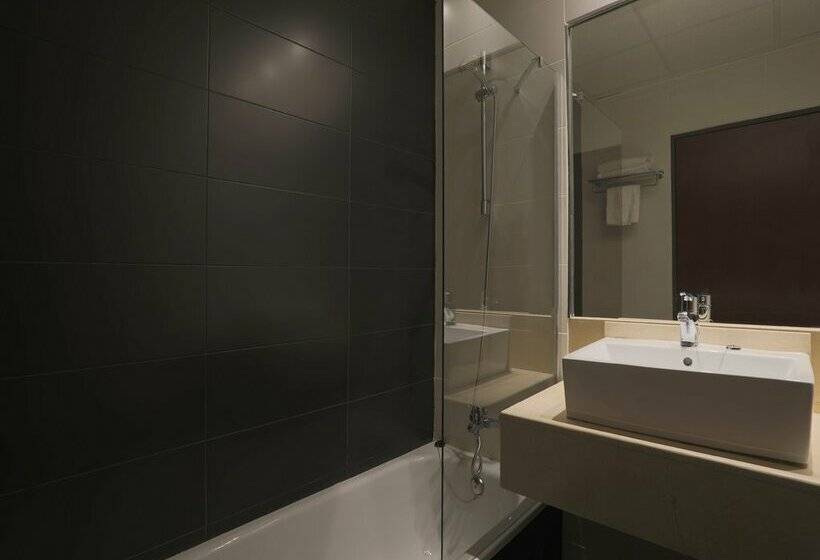 هتل Chamartín The One