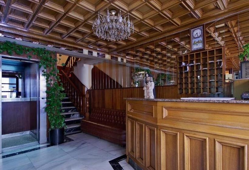 בית מלון כפרי City Express Comercio