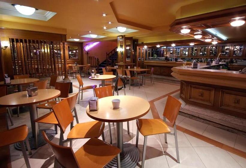 בית מלון כפרי City Express Comercio