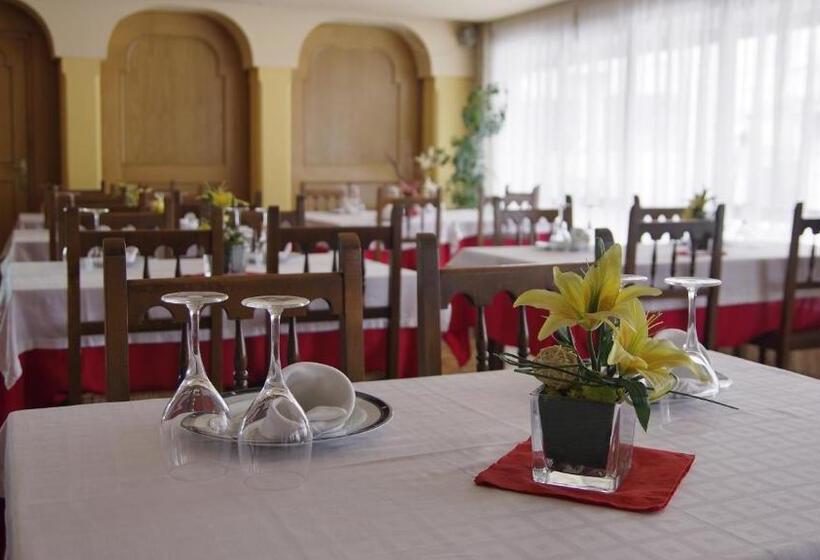 בית מלון כפרי City Express Comercio