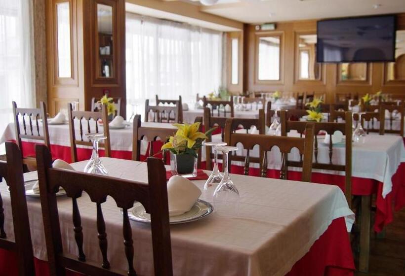 בית מלון כפרי City Express Comercio