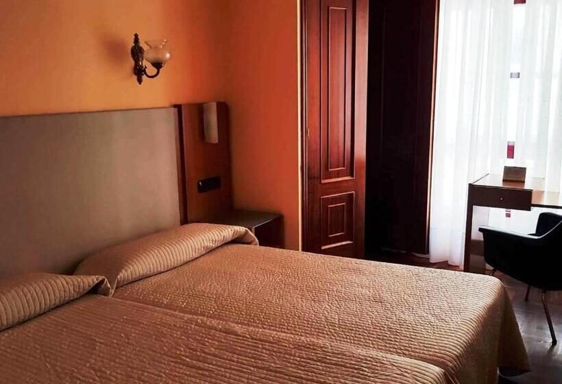 هتل City Express Comercio