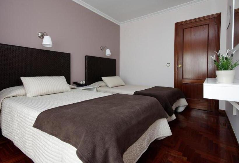 בית מלון כפרי City Express Comercio