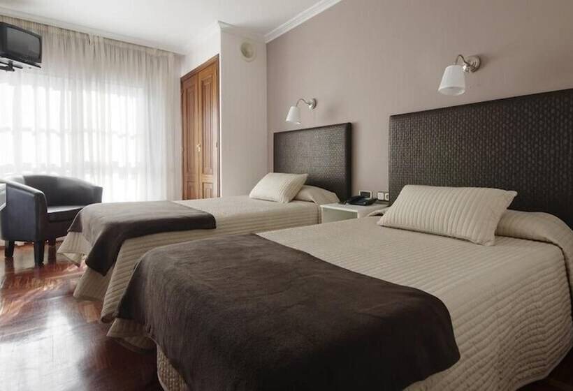 בית מלון כפרי City Express Comercio