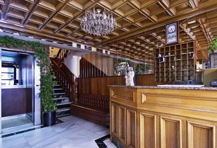 בית מלון כפרי City Express Comercio