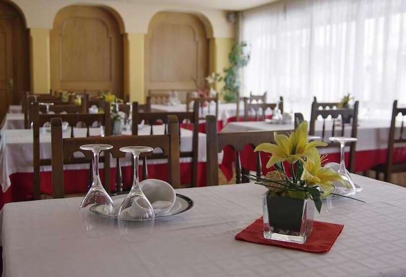 בית מלון כפרי City Express Comercio