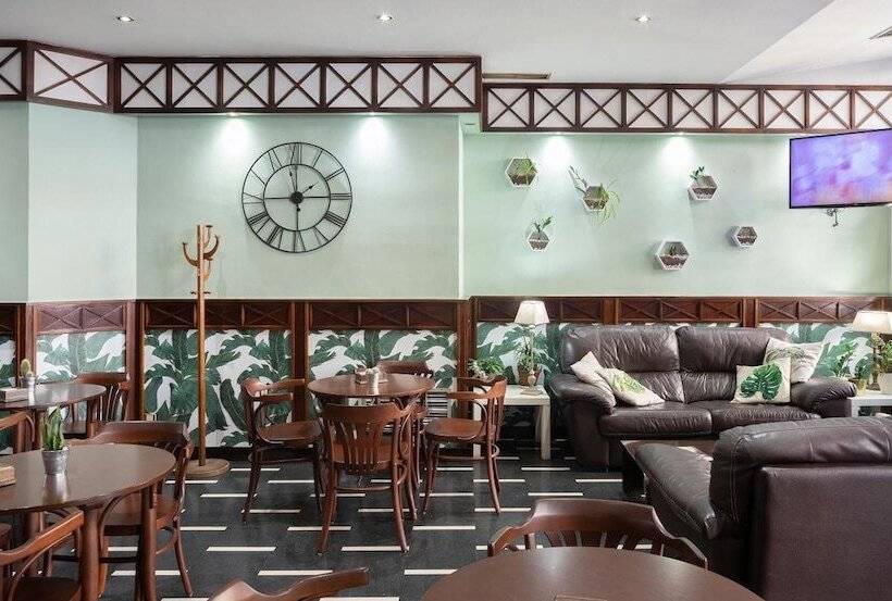 هتل Ciudad De Calahorra