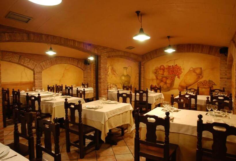 هتل Ciudad De Calahorra