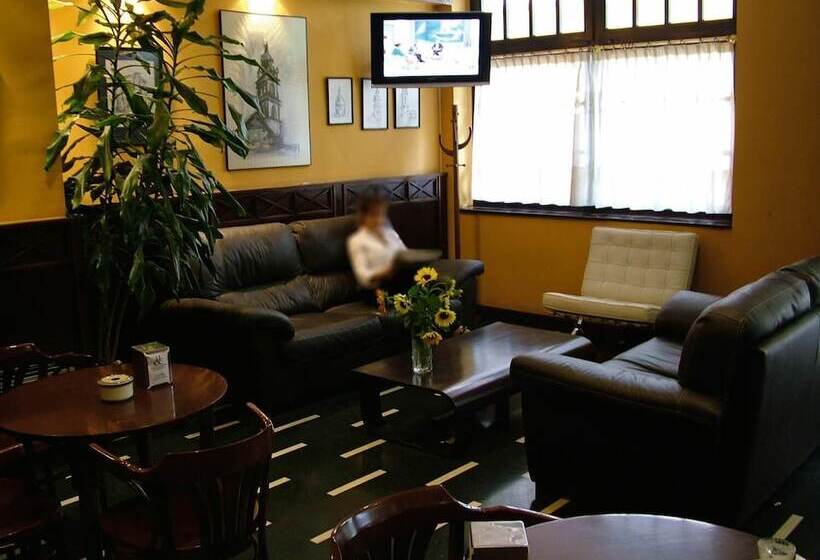 هتل Ciudad De Calahorra