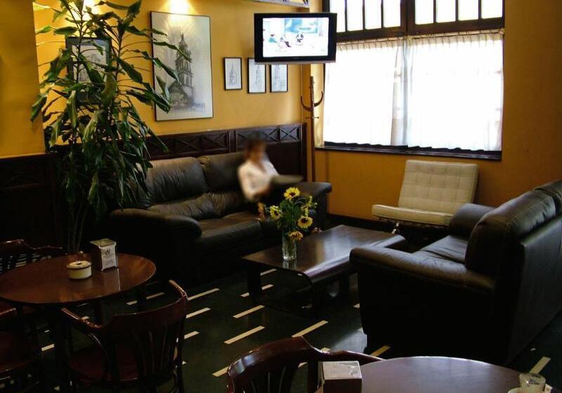 هتل Ciudad De Calahorra