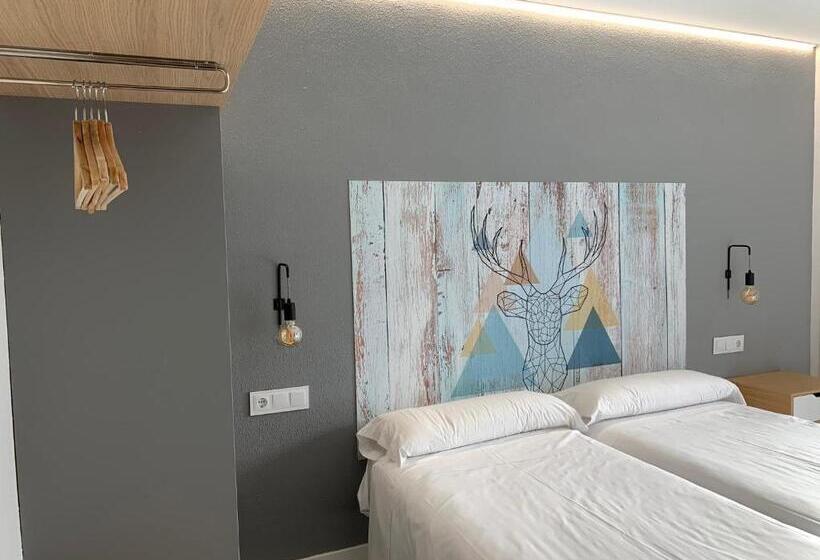 בית מלון כפרי Ciudad De Jaca