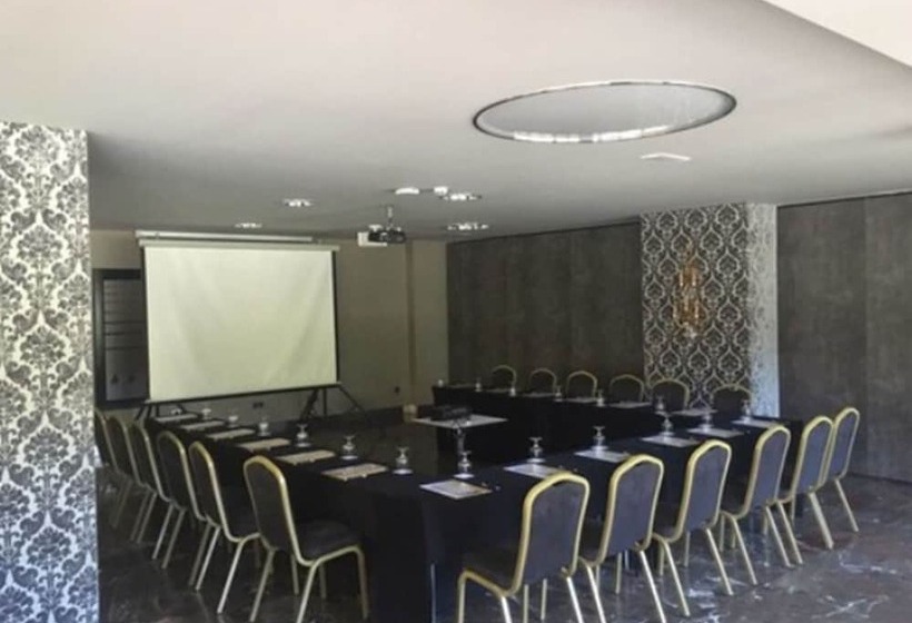 فندق Condestable Iranzo