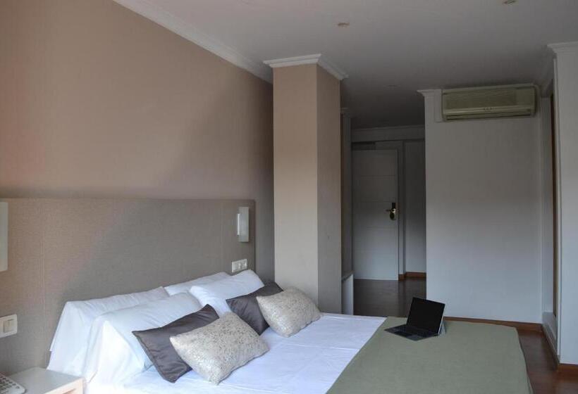 فندق Duerming Villa De Sarria