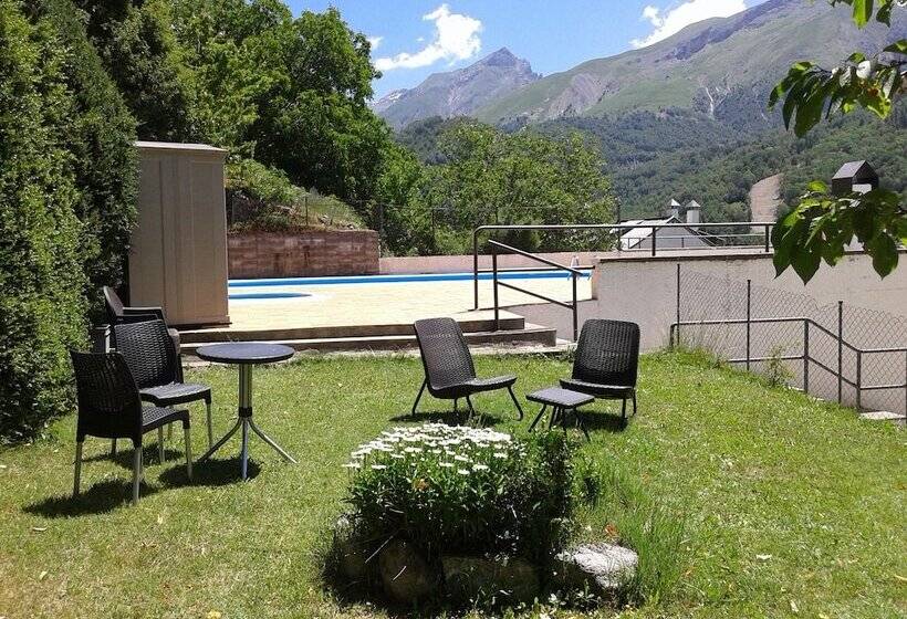 בית מלון כפרי Escalar