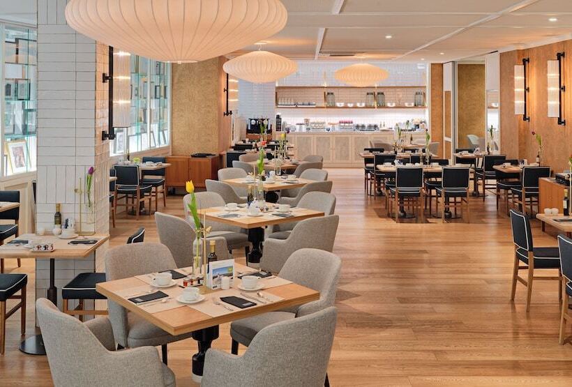 Отель H10 Puerta de Alcalá