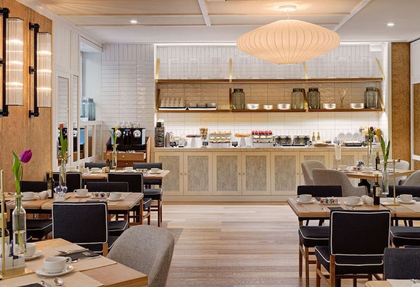 Отель H10 Puerta de Alcalá