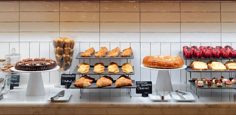 Отель H10 Puerta de Alcalá