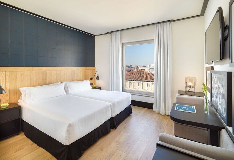 Отель H10 Puerta de Alcalá