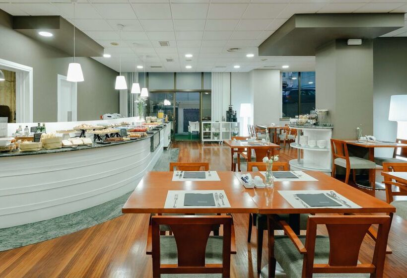 هتل Hesperia Vigo