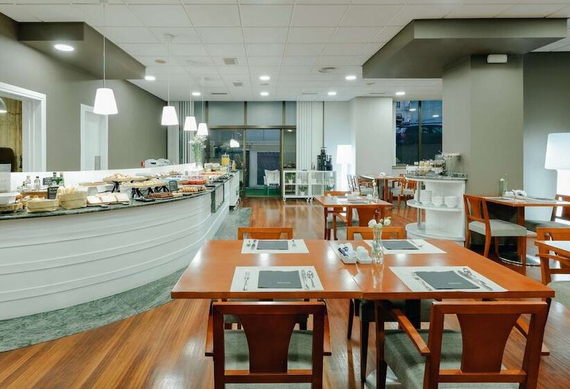 هتل Hesperia Vigo